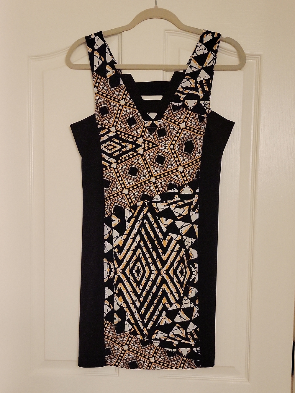 BCBGMaxazria Black & Tan Geometric Print V-Neck Sheath Dress